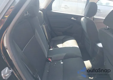 2014 Ford Focus Se z USA, uszkodzony, nr VIN 1FADP3K22EL231166